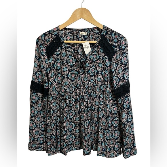 Hollister Boho Floral Peasant Top Lace Detail Long Sleeve Blouse Size Small NWT - Picture 2 of 7